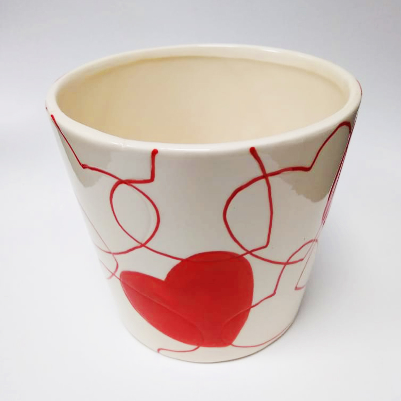 Vaso Cer&acirc;mico Branco com Cora&ccedil;&otilde;es